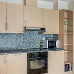 Cozy Cove At Solsiden - 2br Familyfriendly Apartment